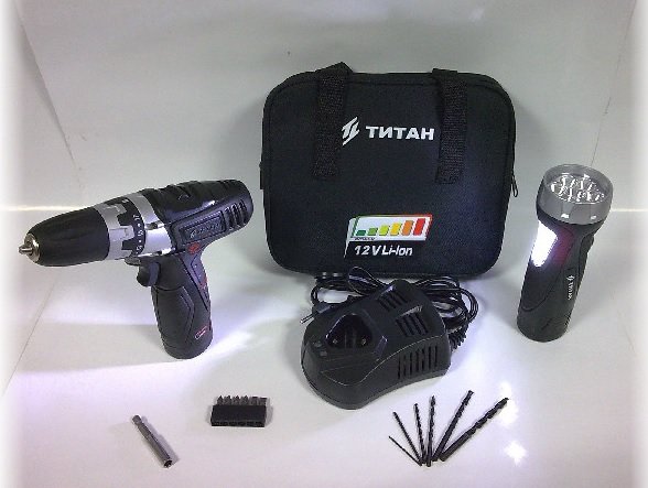 

Шуруповерт Titan PDS122DS set