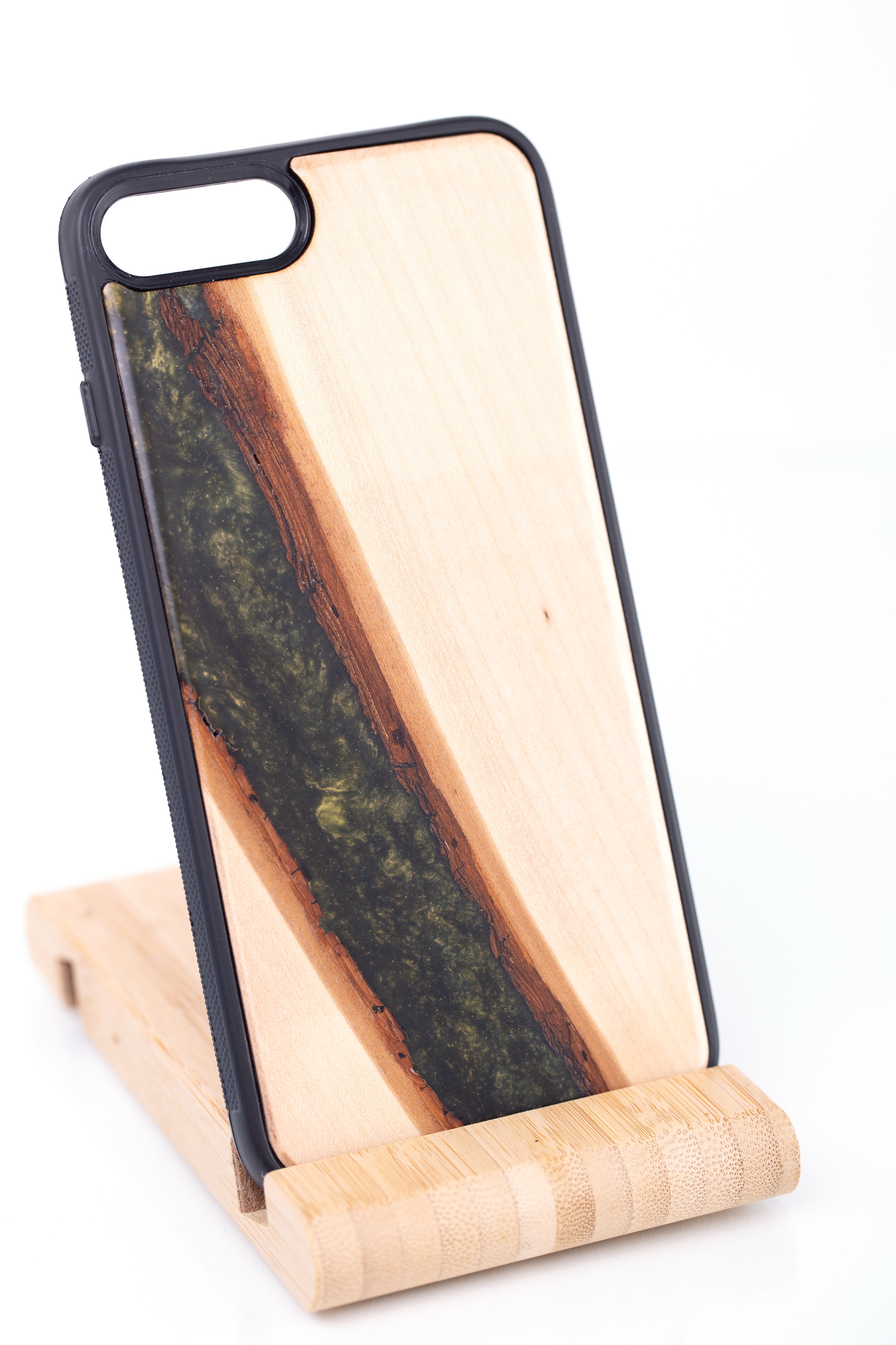 

WoodCase Hand Made Epoxy Resin Green for iPhone 8 Plus/iPhone 7 Plus