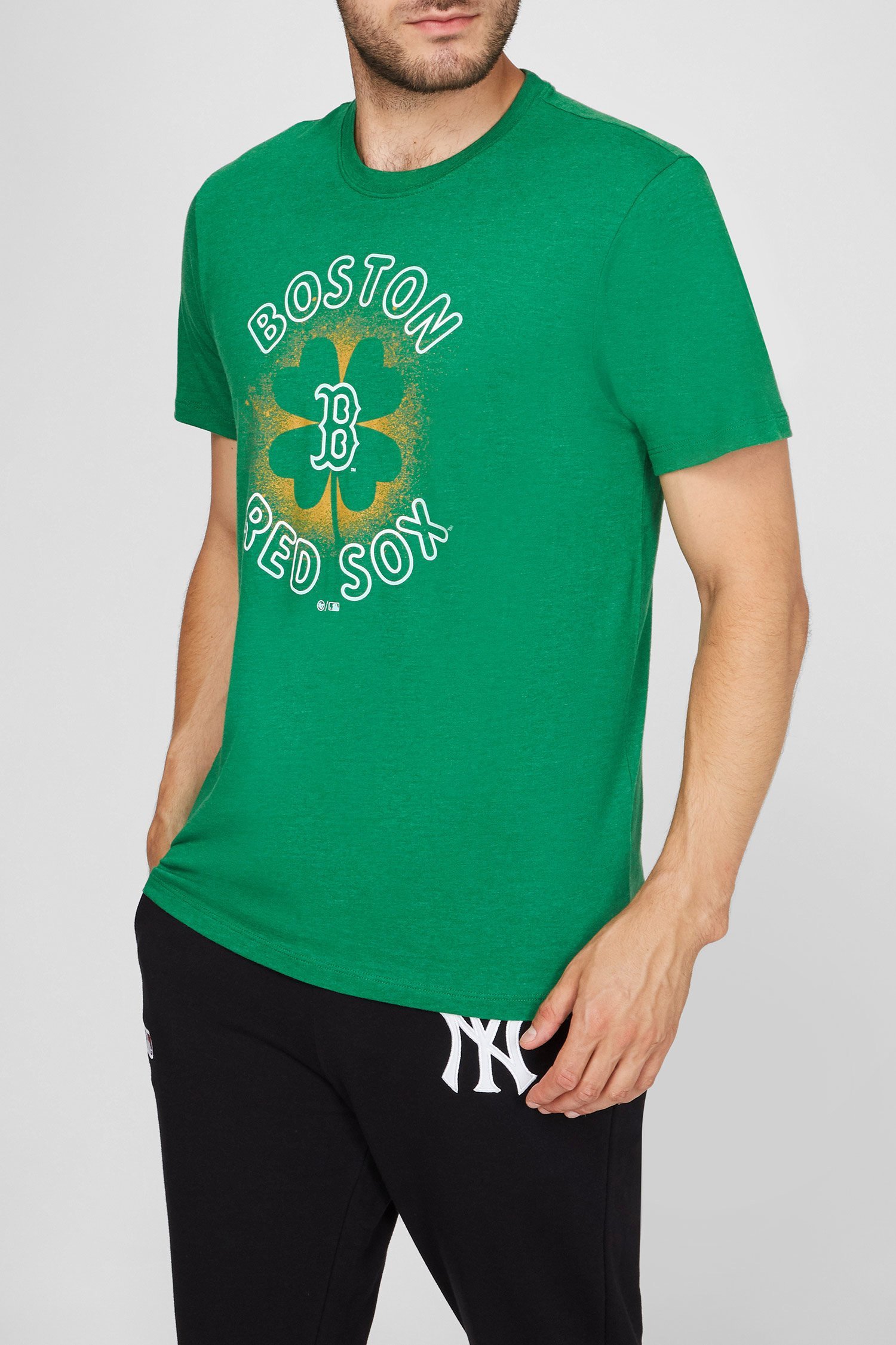 

Футболка 47 Brand Boston Red Sox Clover St Patty (436529-FS) L зеленая с принтом