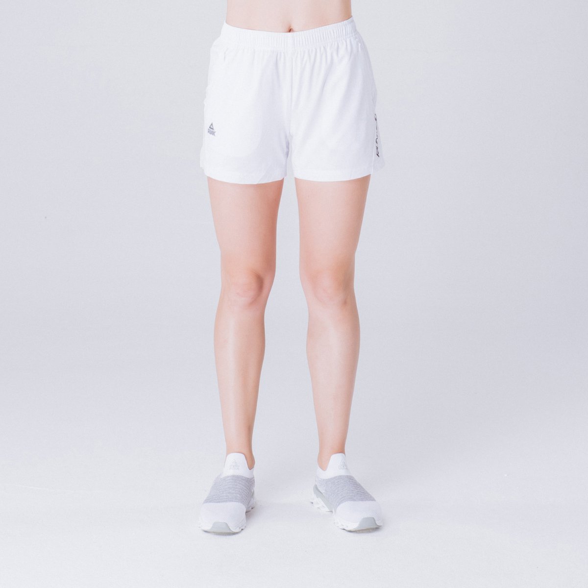 

Спортивные шорты Peak FW392158-WHI S белые