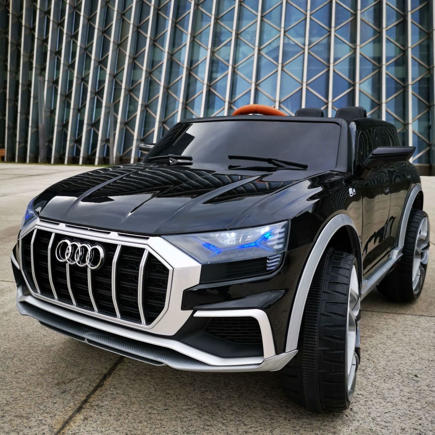 

Электромобиль Kidsauto Audi Q8 style 4Х4 чёрный лак (2088black )